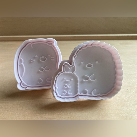 Kawaii Cookie Plunger Cutters, Game Anime Figures Holiday Cookie Stamp Set of 4 - Picture 3 of 6